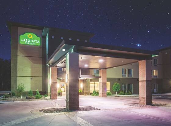 La Quinta Inn & Suites by Wyndham Duluth is a family friendly hotel in Duluth, Minnesota (MN)