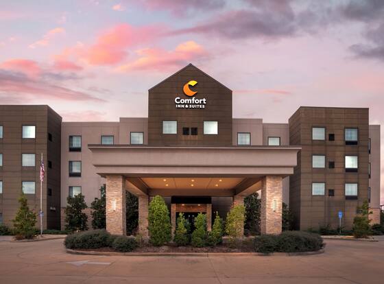 Comfort Inn & Suites is a family friendly hotel in Slidell, Louisiana (LA)