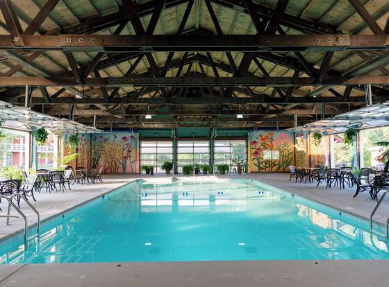 Brown County Inn is a family friendly hotel in Nashville, Indiana (IN)