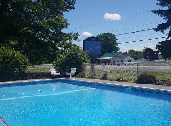 Skaneateles Inn on 20 is a family friendly hotel in Auburn, New York (NY)