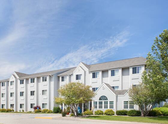 Microtel Inn & Suites By Wyndham Clear Lake is a family friendly hotel in Clear Lake, Iowa (IA)