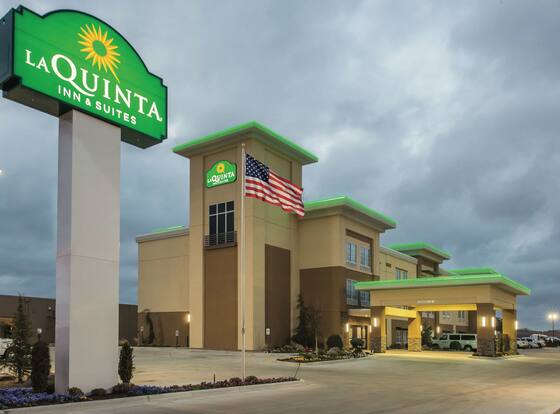 La Quinta Inn & Suites by Wyndham Enid is a family friendly hotel in Enid, Oklahoma (OK)