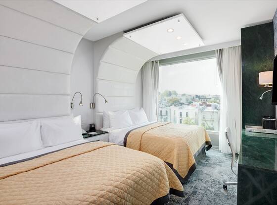 Wyndham Garden Brooklyn Sunset Park is a family friendly hotel in Brooklyn, New York (NY)