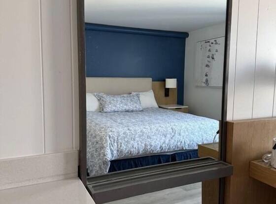 Harborline Hotel is a family friendly hotel in Rockland, Maine (ME)