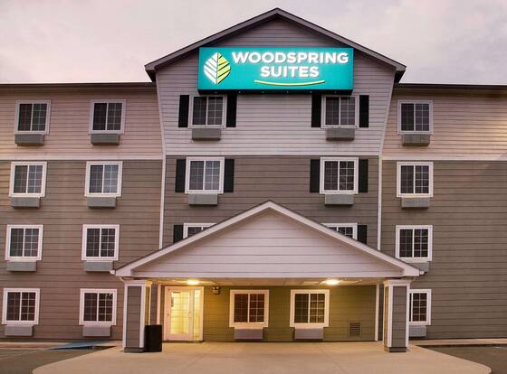 WoodSpring Suites Baton Rouge Airline Highway is a family friendly hotel in Baton Rouge, Louisiana (LA)