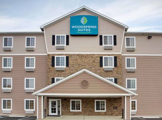 WoodSpring Suites Columbus North I-270 is a family friendly hotel in Columbus, Ohio (OH)