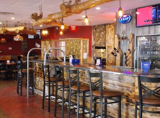 Econo Lodge Inn & Suites is a family friendly hotel in Brookings, South Dakota (SD)