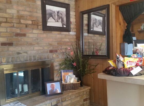 Two Rivers Inn West is a family friendly hotel in Jamestown, North Dakota (ND)
