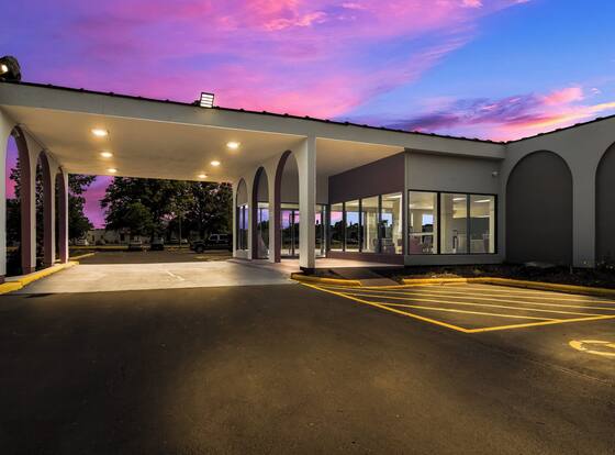 Red Roof Inn & Conference Center Chicago - N Aurora/ Naperville is a family friendly hotel in North Aurora, Illinois (IL)