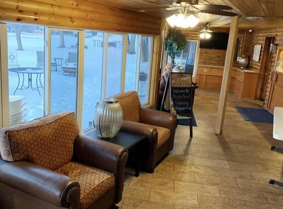 Rumorz Neighborhood Hideaway is a family friendly hotel in Clear Lake, Iowa (IA)