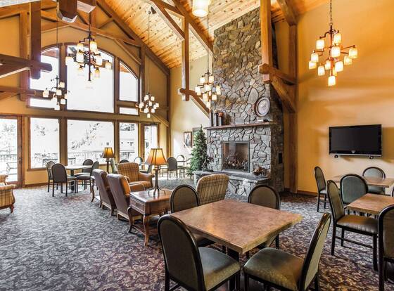 K Bar S Lodge, Ascend Hotel Collection is a family friendly hotel in Keystone, South Dakota (SD)