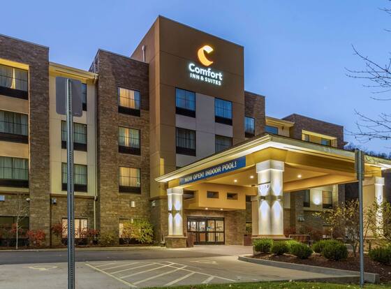 Comfort Inn and Suites is a family friendly hotel in Pittsburgh, Pennsylvania (PA)