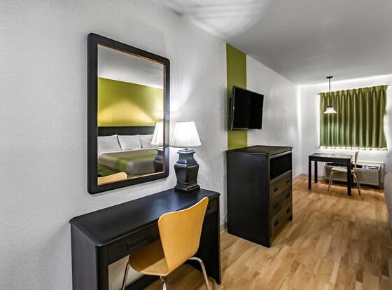 Motel 6 Augusta, KS is a family friendly hotel in Augusta, Kansas (KS)
