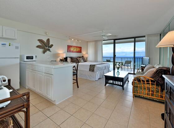 Valley Isle #1206 Studio Bedroom Condo by RedAwning is a family friendly hotel in Lahaina, Hawaii (HI)