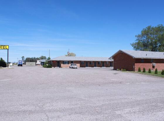 Tops Motel is a family friendly hotel in Heyburn, Idaho (ID)