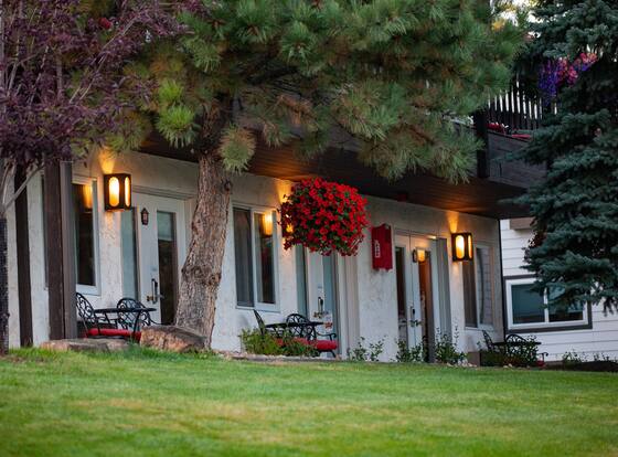 Bavarian Inn Black Hills is a family friendly hotel in Custer, South Dakota (SD)