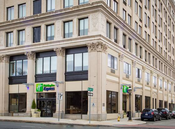 Holiday Inn Express Springfield Downtown by IHG is a family friendly hotel in Springfield, Massachusetts (MA)