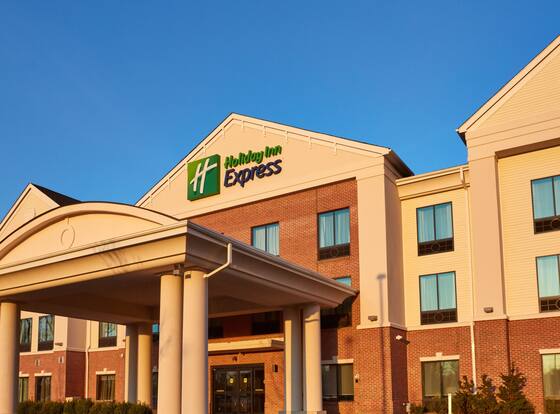 Holiday Inn Express Bordentown - Trenton South by IHG is a family friendly hotel in Fieldsboro, New Jersey (NJ)