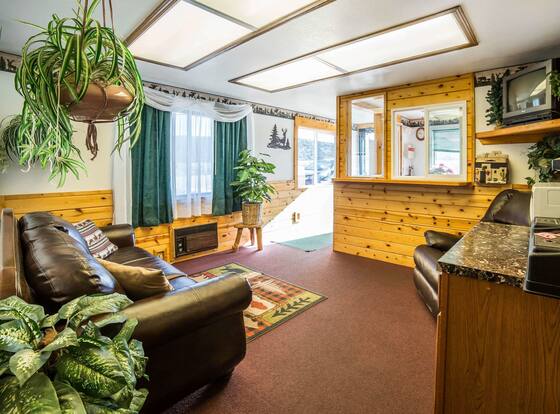 Rodeway Inn Bryce Canyon is a family friendly hotel in Panguitch, Utah (UT)