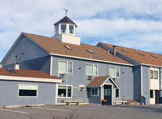 Eagle's Lodge Motel is a family friendly hotel in Ellsworth, Maine (ME)