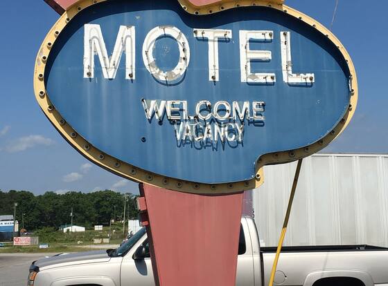 McCaig Motel is a family friendly hotel in Lincoln, Alabama (AL)