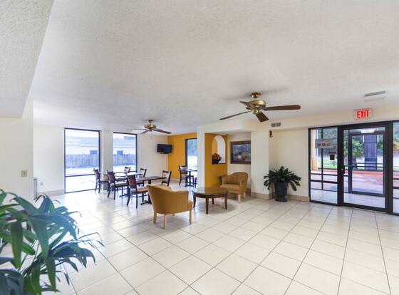 Days Inn & Suites by Wyndham Brewton is a family friendly hotel in Brewton, Alabama (AL)