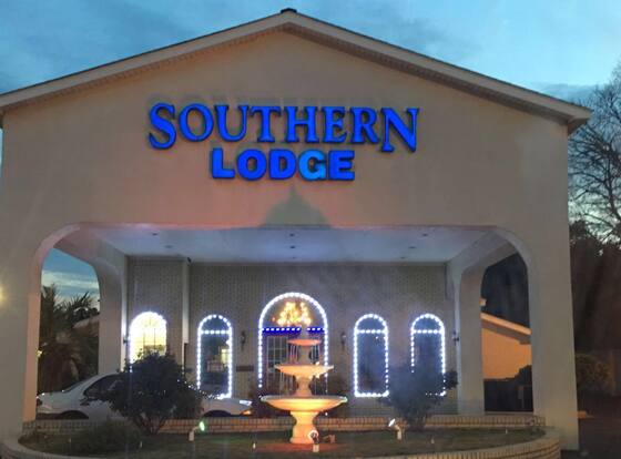 Southern Lodge & Suites is a family friendly hotel in Orangeburg, South Carolina (SC)