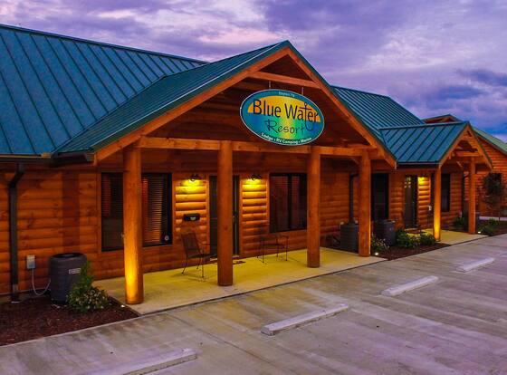 Blue Water Resort is a family friendly hotel in Dayton, Tennessee (TN)