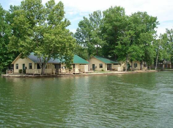 Lela's Landing is a family friendly hotel in Hot Springs, Arkansas (AR)