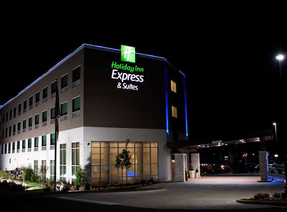 Holiday Inn Express And Suites- Birmingham North-Fultondale by IHG is a family friendly hotel in Fultondale, Alabama (AL)