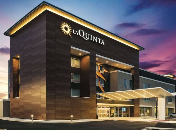 La Quinta Inn & Suites by Wyndham Atlanta South - McDonough is a family friendly hotel in McDonough, Georgia (GA)