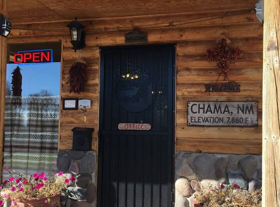 Chama River Bend Lodge is a family friendly hotel in Chama, New Mexico (NM)