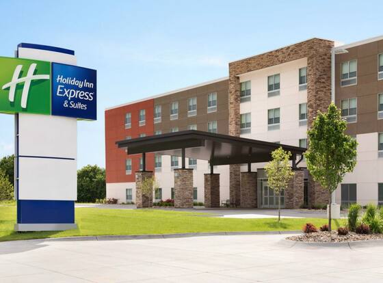 Holiday Inn Express Auburn Hills South by IHG is a family friendly hotel in Auburn Hills, Michigan (MI)