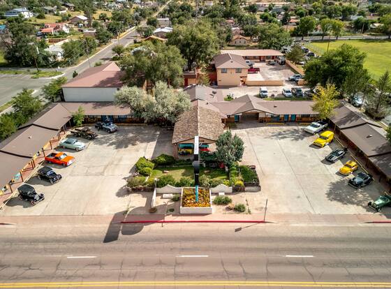 Reed's Lodge is a family friendly hotel in Springerville, Arizona (AZ)
