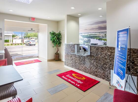 Econo Lodge Baton Rouge University Area is a family friendly hotel in Baton Rouge, Louisiana (LA)