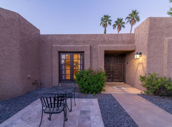 Casa De Palms is a family friendly hotel in Scottsdale, Arizona (AZ)