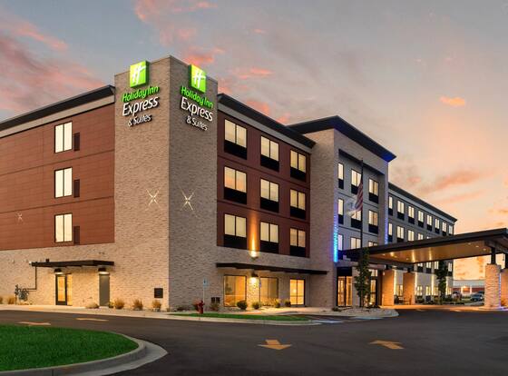 Holiday Inn Express & Suites Racine by IHG is a family friendly hotel in Mount Pleasant, Wisconsin (WI)