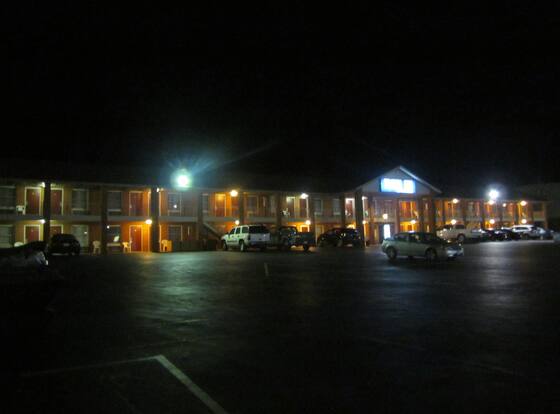 Travel Inn & Suites is a family friendly hotel in Frankfort, Indiana (IN)