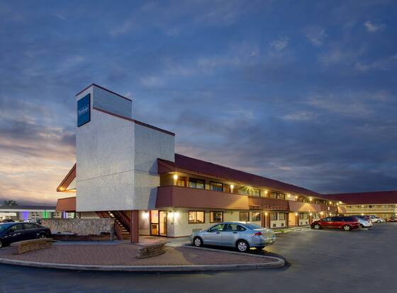 Travelodge by Wyndham Chicago - South Holland is a family friendly hotel in South Holland, Illinois (IL)