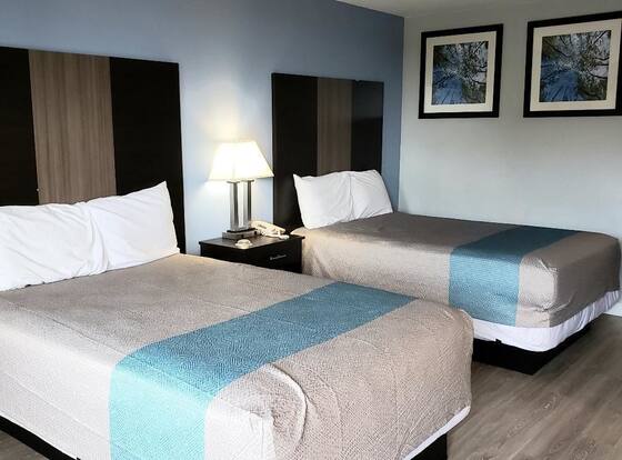 Econo Lodge is a family friendly hotel in Mineral Wells, Texas (TX)