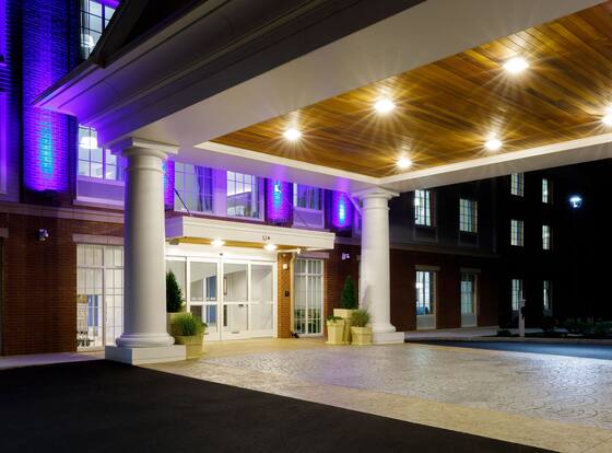 Holiday Inn Express & Suites Sturbridge by IHG is a family friendly hotel in Fiskdale, Massachusetts (MA)