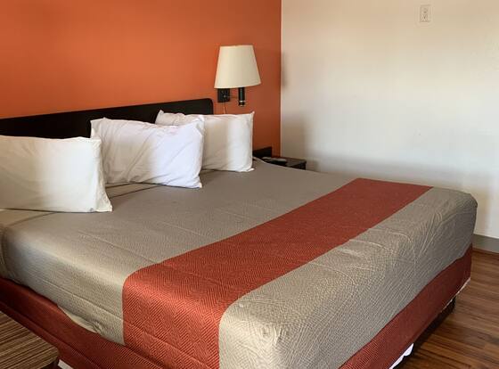 Scottish Inns and Suites - Bordentown is a family friendly hotel in Fieldsboro, New Jersey (NJ)