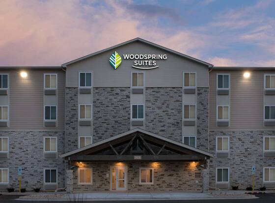 WoodSpring Suites Chicago Tinley Park is a family friendly hotel in Tinley Park, Illinois (IL)