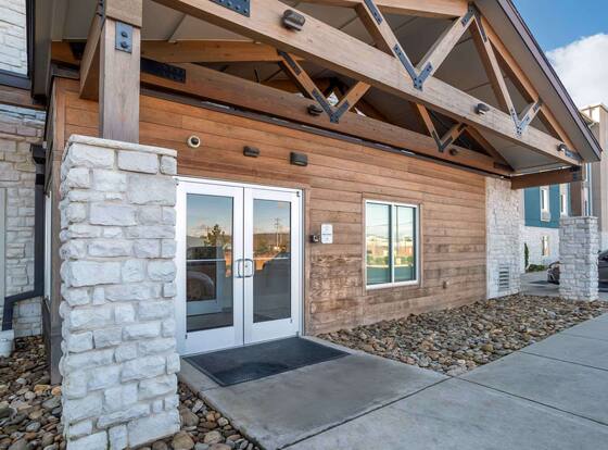 Extended Stay America Select Suites - Charlotte - Northlake is a family friendly hotel in Charlotte, North Carolina (NC)