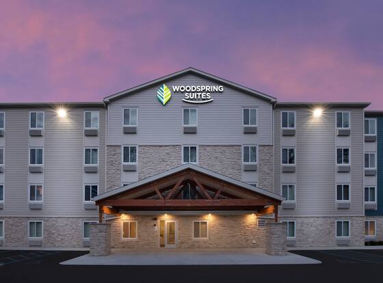 WoodSpring Suites Carol Stream - Chicago is a family friendly hotel in Carol Stream, Illinois (IL)