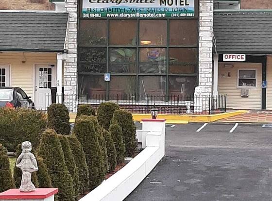 Clarysville Motel is a family friendly hotel in Frostburg, Maryland (MD)